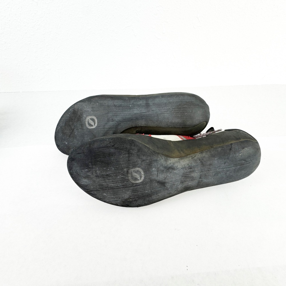 Scarpa Helix Climbing Shoes Mens 46.5 Grey Red Suede  Vibram Rock Climbing - Picture 7 of 8